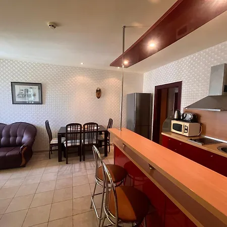 شقة Miramar Front Self Catering No Swim Pool Access