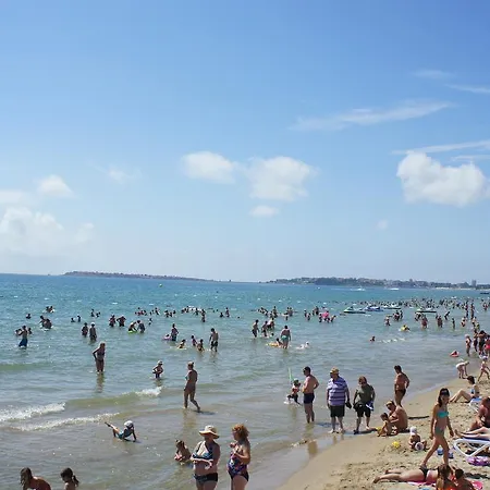 דירה Miramar Front Self Catering No Swim Pool Access *