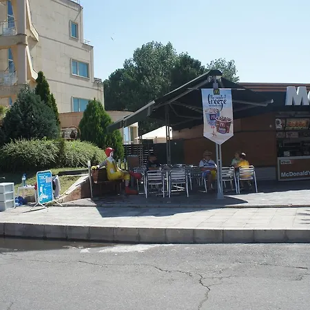 شقة Miramar Front Self Catering No Swim Pool Access ساني بيتش