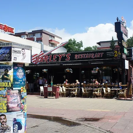 Miramar Front Self Catering No Swim Pool Access ساني بيتش