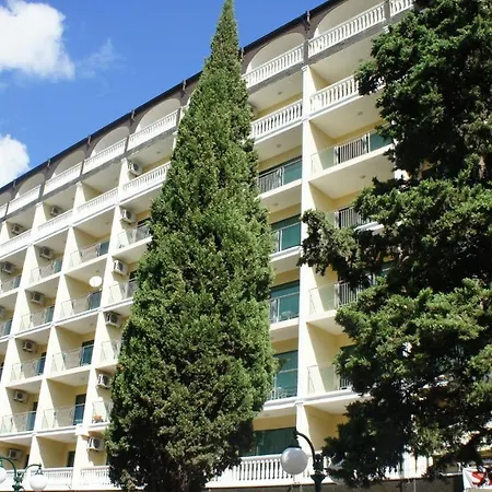 Miramar Front Self Catering No Swim Pool Access *