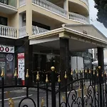 דירה Miramar Front Self Catering No Swim Pool Access