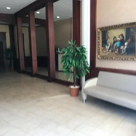 Miramar Front Self Catering Апартаменты *