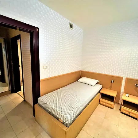 Miramar Front Self Catering Солнечный берег