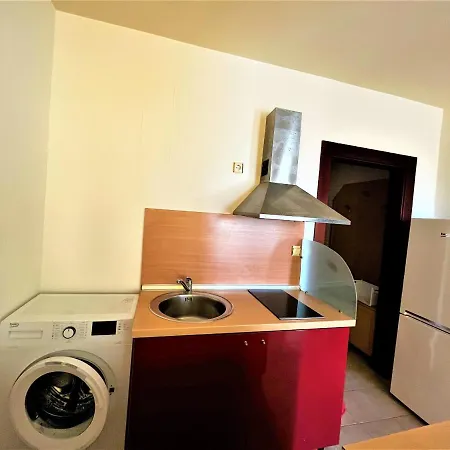 Апартаменты Miramar Front Self Catering