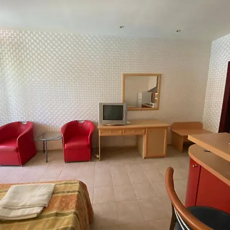 Miramar Front Self Catering * Солнечный берег