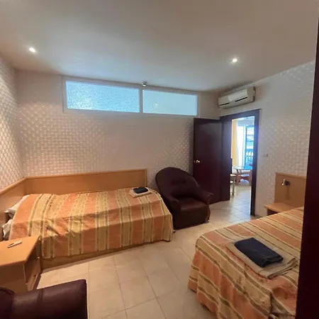 Miramar Front Self Catering No Swim Pool Access Apartman