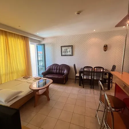 Miramar Front Self Catering No Swim Pool Access *