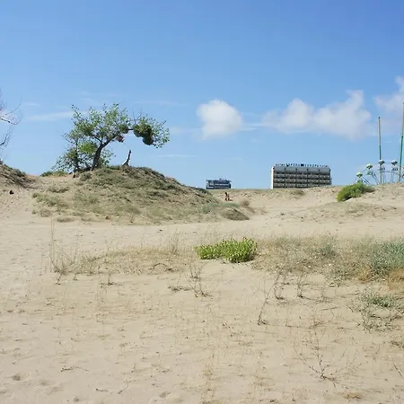 Miramar Front Self Catering Солнечный берег