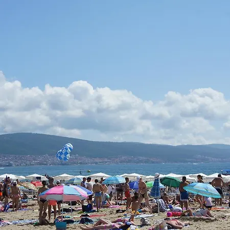 Miramar Front Self Catering Апартаменты *