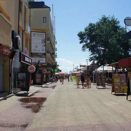 Miramar Front Self Catering Апартаменты *