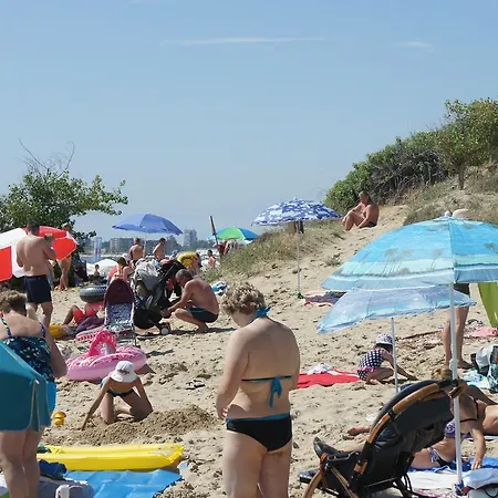 Miramar Front Self Catering Апартаменты *