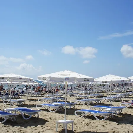 Miramar Front Self Catering No Swim Pool Access Διαμέρισμα *