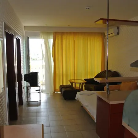 Miramar Front Self Catering Солнечный берег
