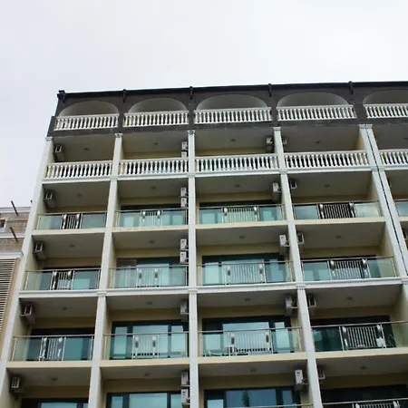 Miramar Front Self Catering No Swim Pool Access Apartman