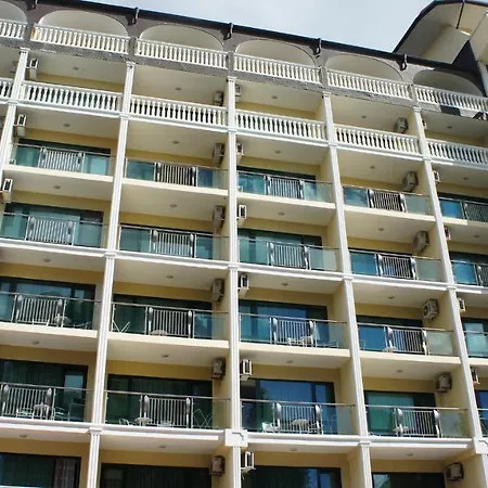 Miramar Front Self Catering Апартаменты *
