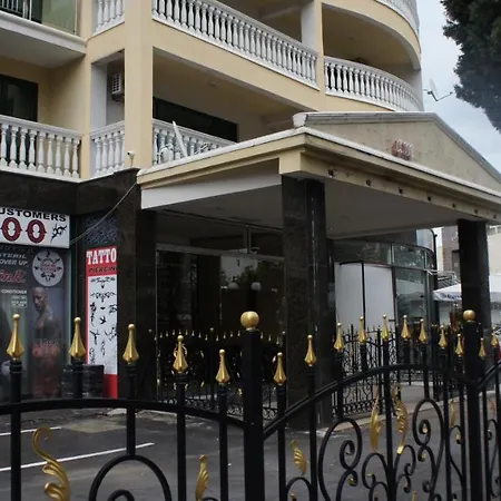 Апартаменты Miramar Front Self Catering